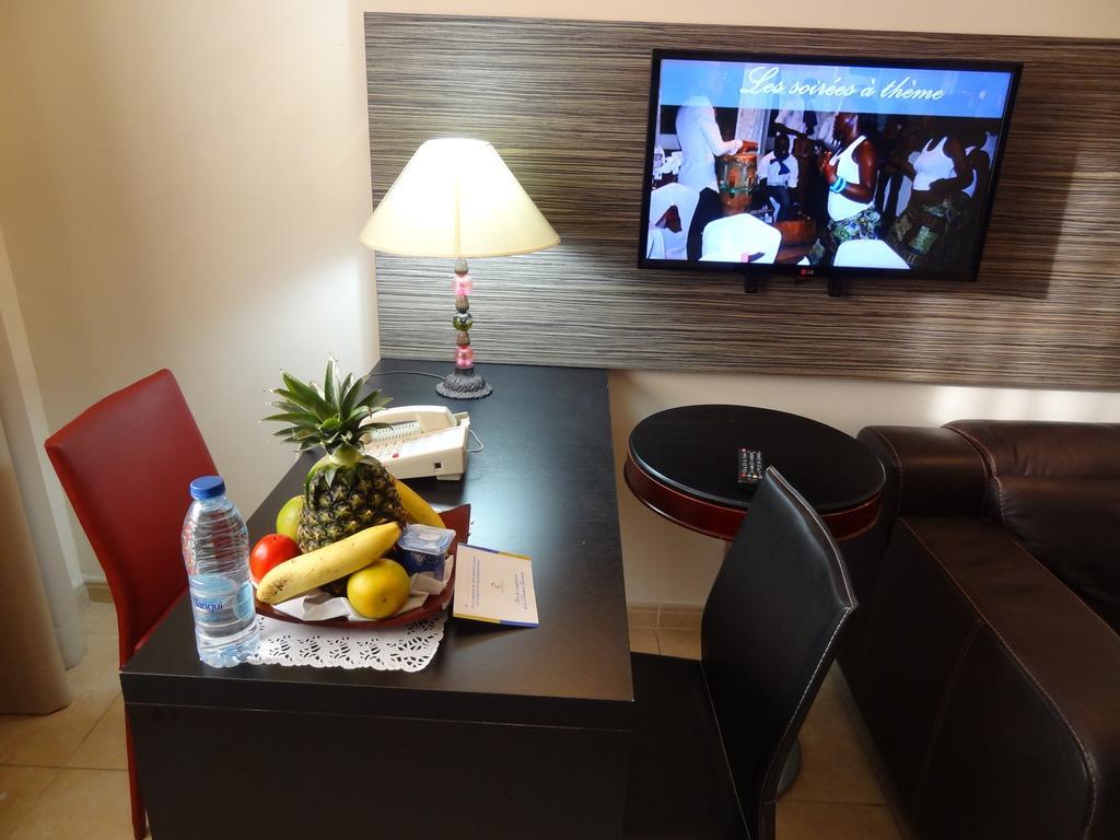 Hotel Residence La Falaise Дуала Екстериор снимка
