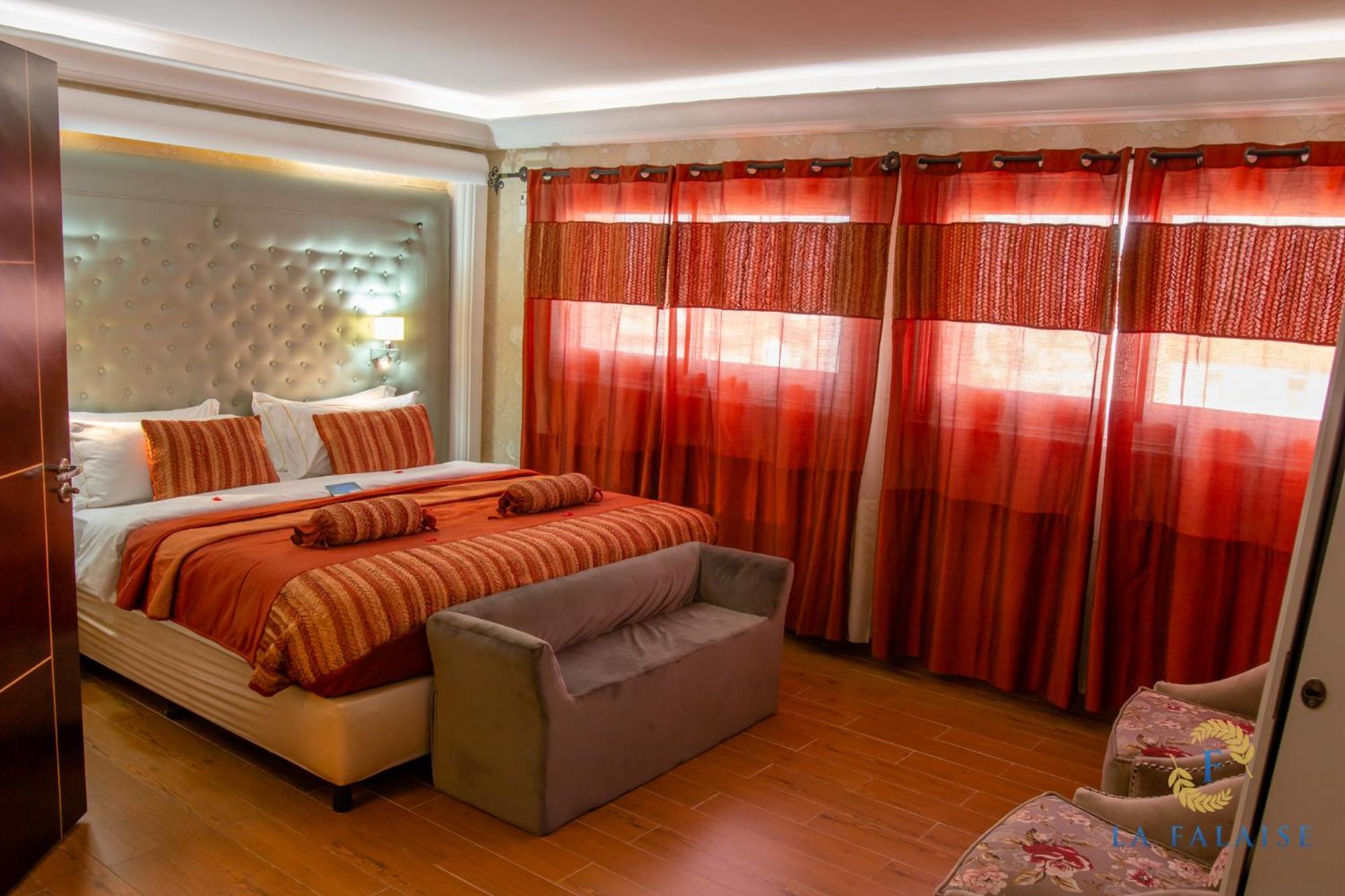 Hotel Residence La Falaise Дуала Екстериор снимка