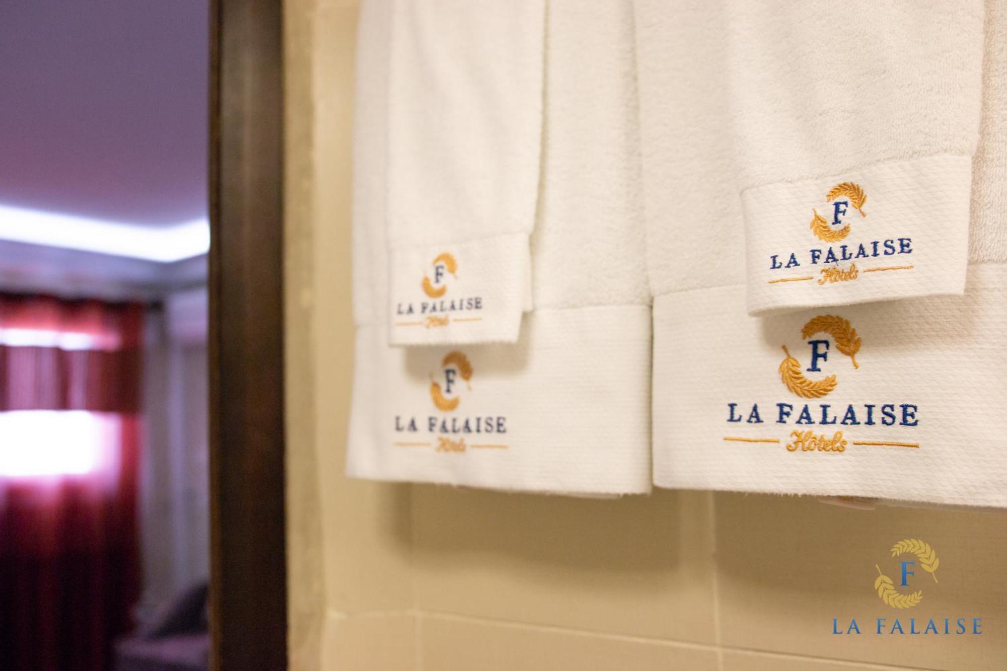 Hotel Residence La Falaise Дуала Екстериор снимка