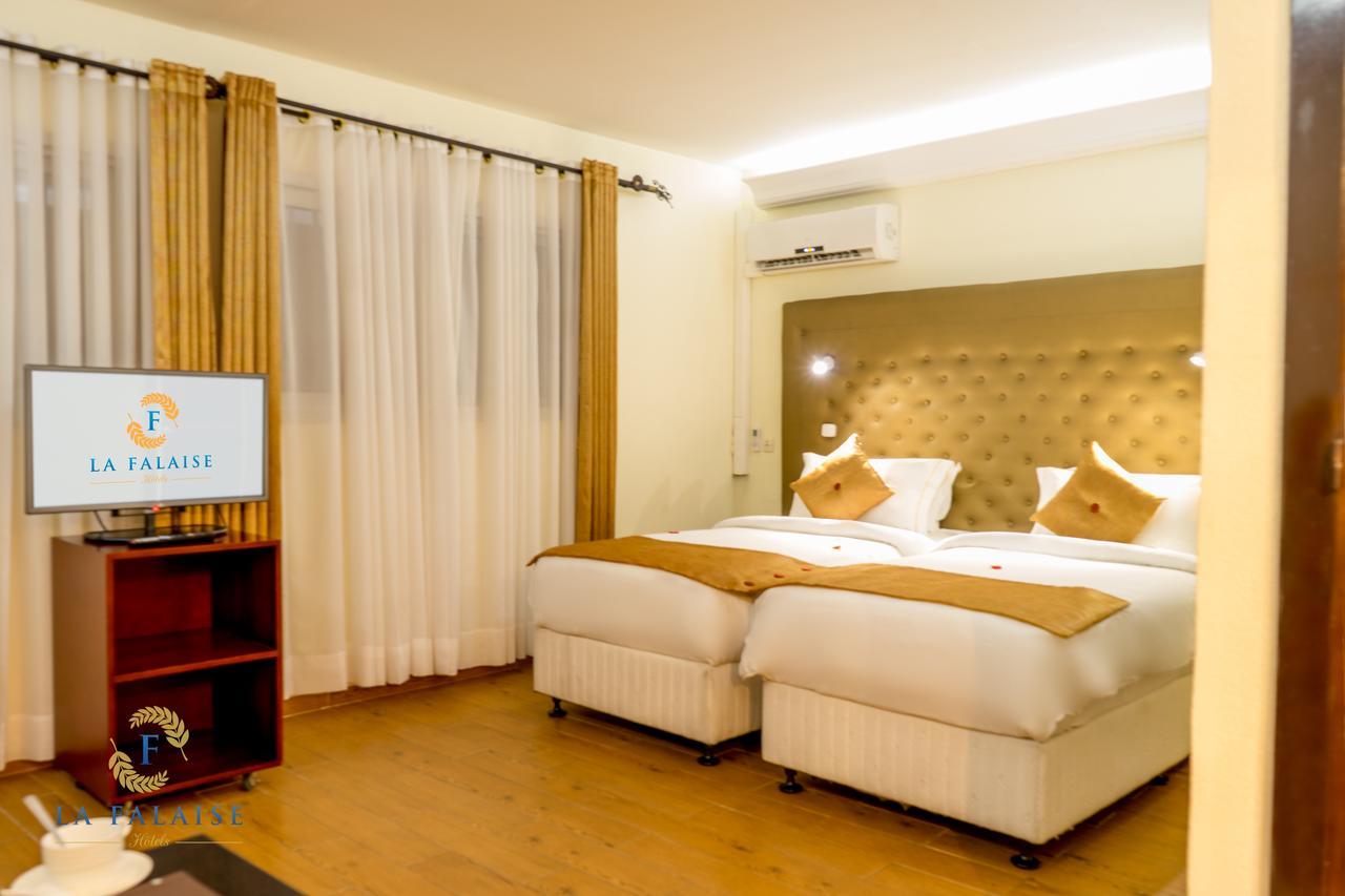 Hotel Residence La Falaise Дуала Екстериор снимка