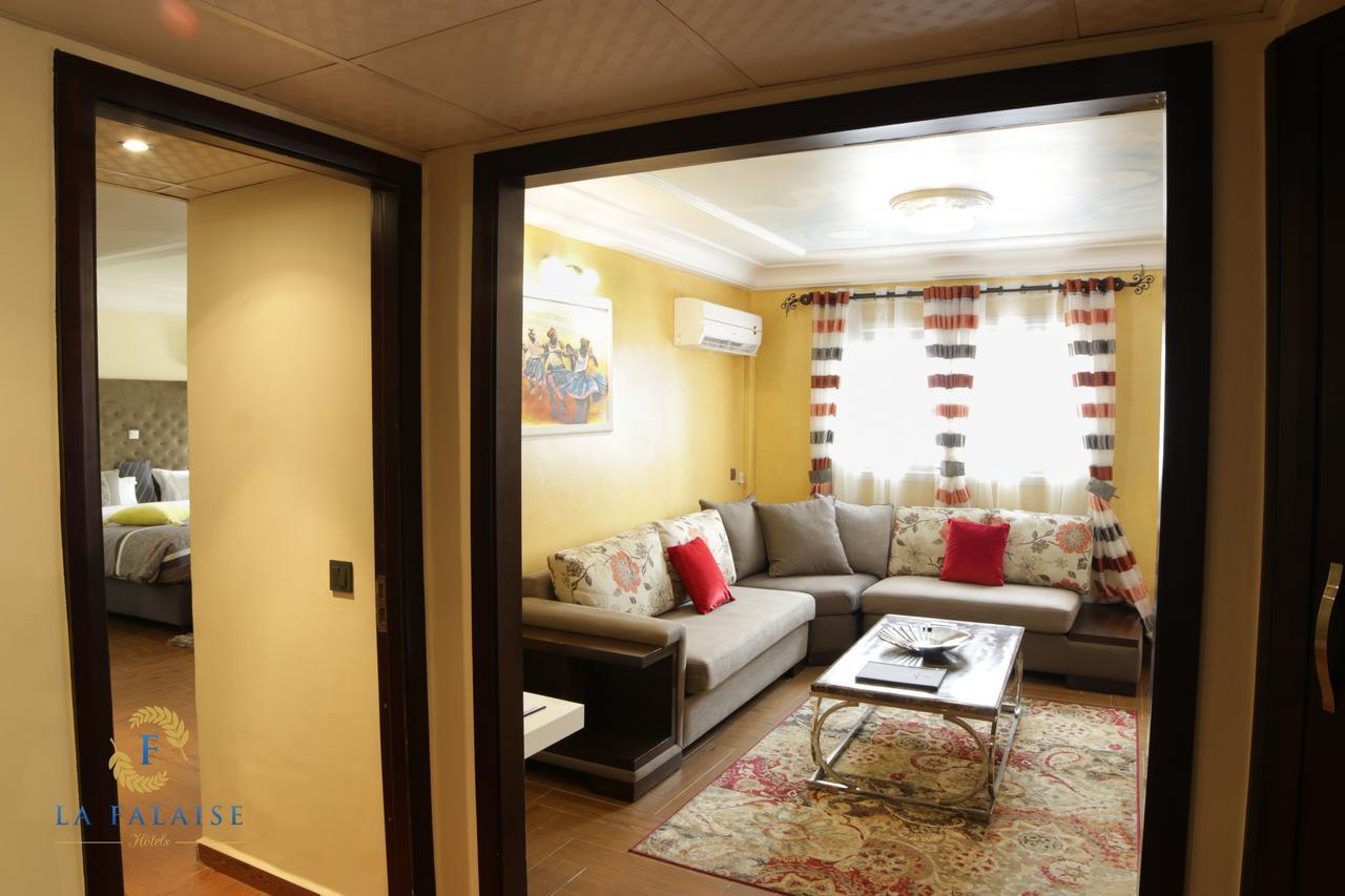 Hotel Residence La Falaise Дуала Екстериор снимка